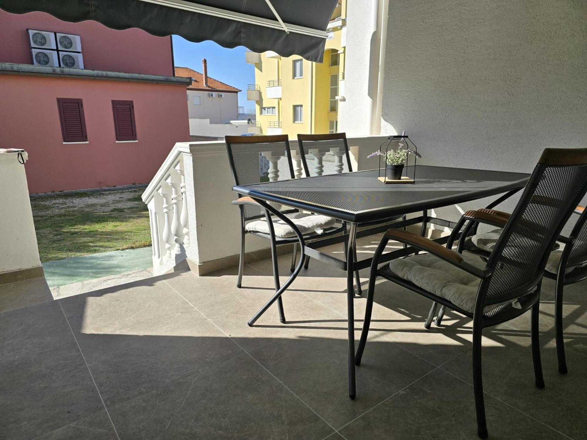 Apartments Pavic Sukošan Exterior foto